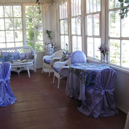 Wakamow Heights Bed And Breakfast Moose Jaw Exterior photo