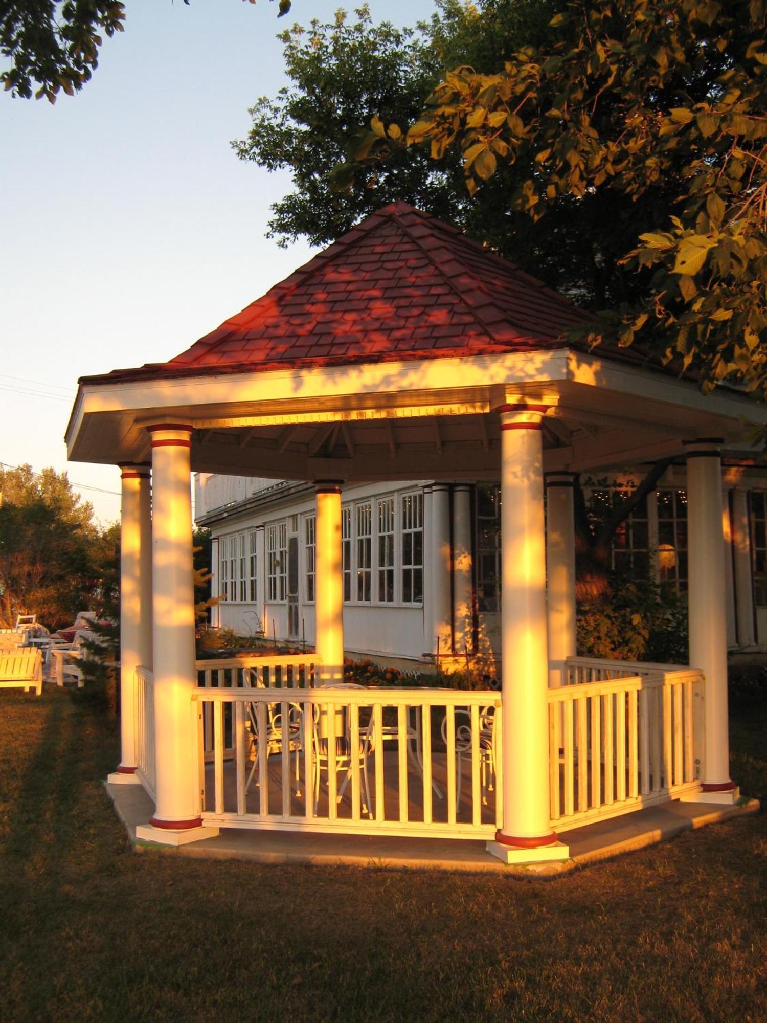 Wakamow Heights Bed And Breakfast Moose Jaw Exterior photo