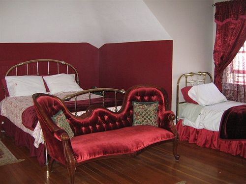 Wakamow Heights Bed And Breakfast Moose Jaw Exterior photo