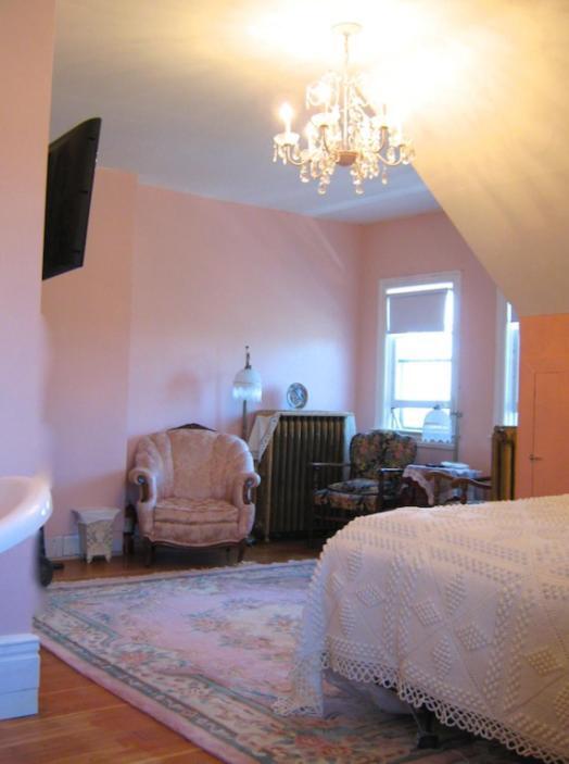 Wakamow Heights Bed And Breakfast Moose Jaw Exterior photo